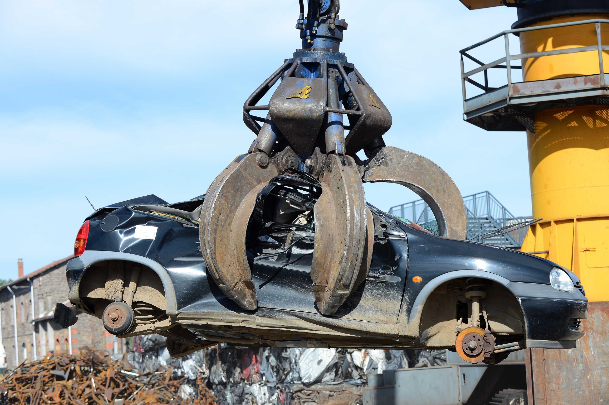 How Cash For Cars Hamilton Uses Auto Recycling Technology