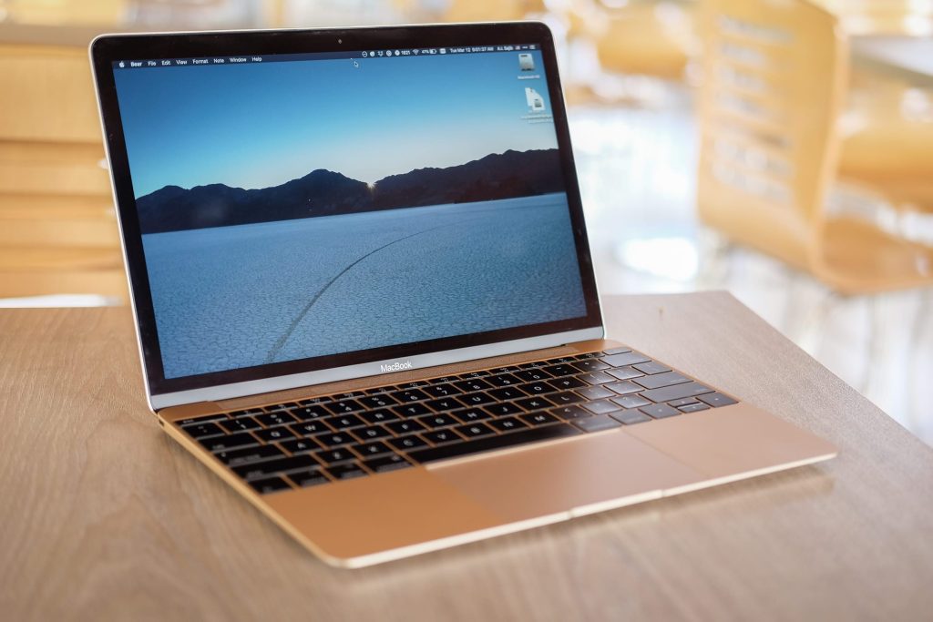 The MacBook 12-inch M7: A Sleek and Lightweight Design