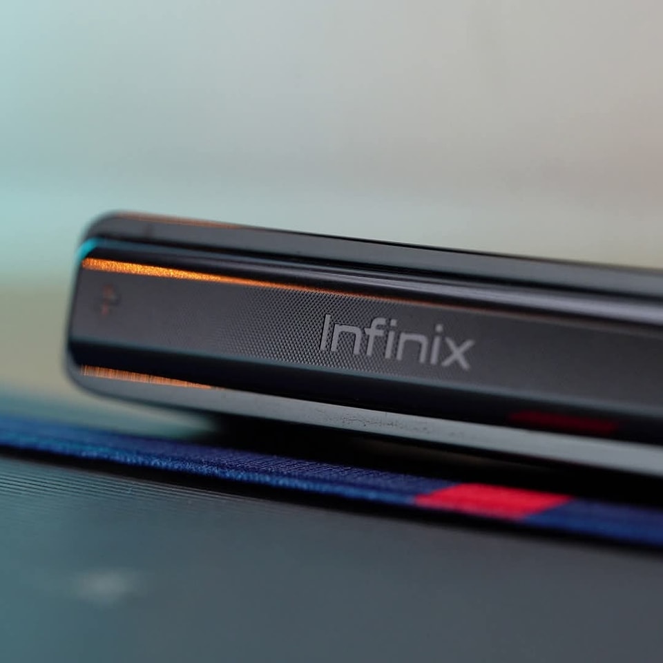 Infinix Zero Flip